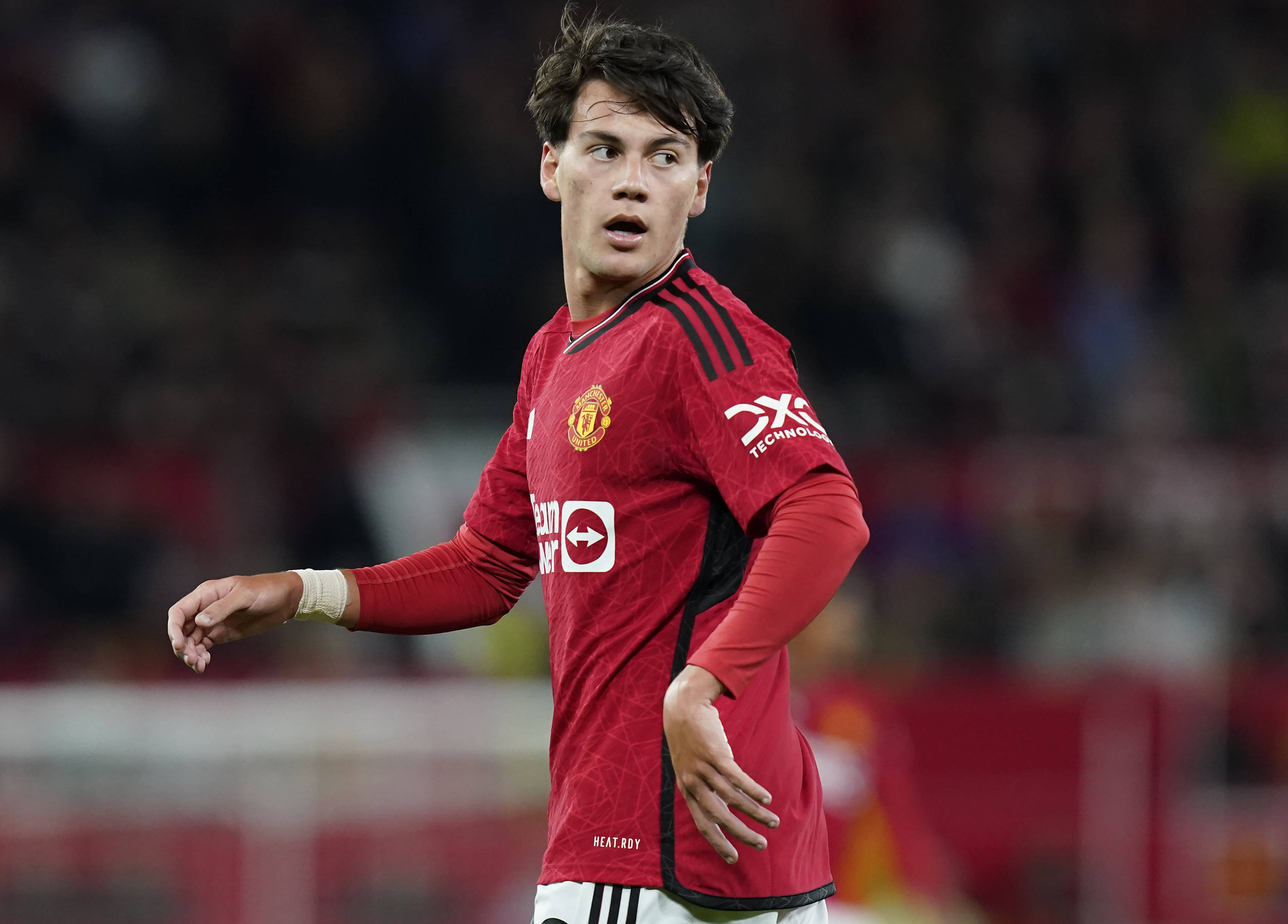 Report Manchester United Decides To Retain Facundo Pellistri For